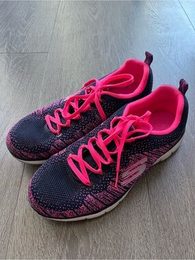 Skechers Navy and Hot Pink Knit Athletic Sneakers